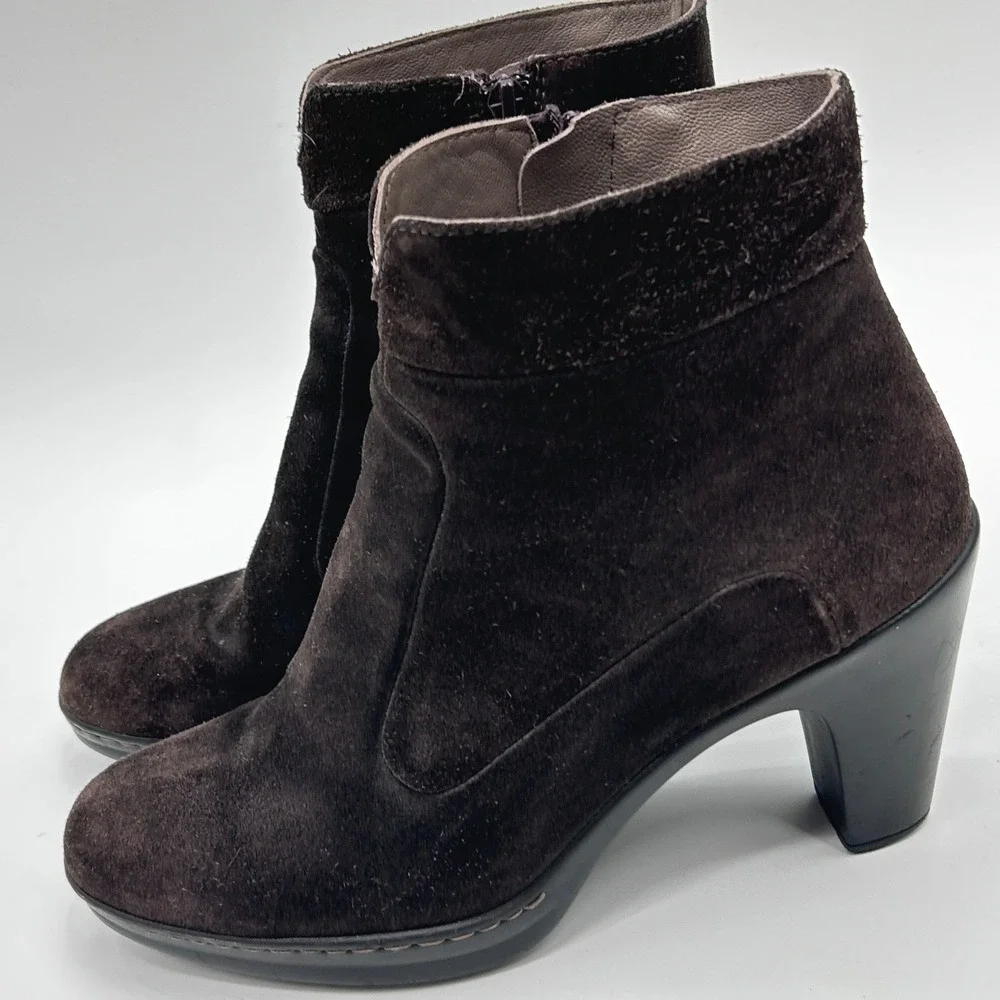 Manila Brown Suede Ankle Boots EU 40 Made in Italy Heeled Zip Booties Minimalist